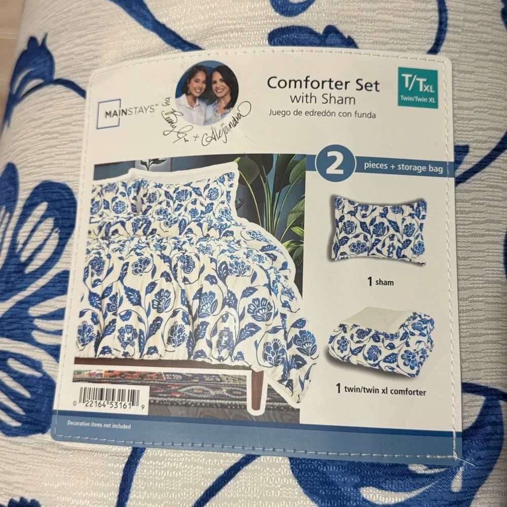 Mainstays Blue and White Floral Comforter Set